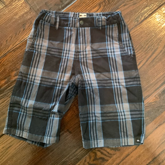 Boys Quicksilver Plaid Shorts in Black and Blue 7 - Picture 1 of 3
